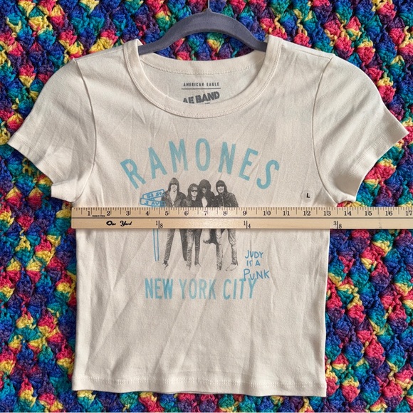 American Eagle Ramones Cropped T Shirt - Picture 5 of 7